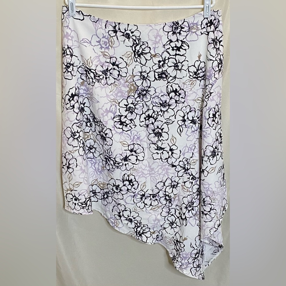 NWOT White House Black Market Lined Asymmetrical Floral Skirt